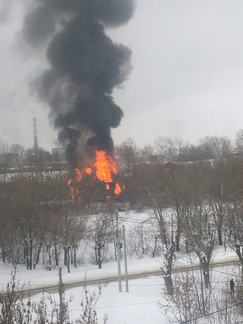 Волжская ПРАВДА - Очевидцы: в городе Звенигово (Марий Эл) горели сразу  несколько расселенных домов