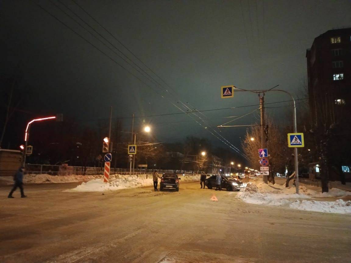 Волжская ПРАВДА - Очевидцев ДТП в Йошкар-Оле (Марий Эл) на перекрёстке  