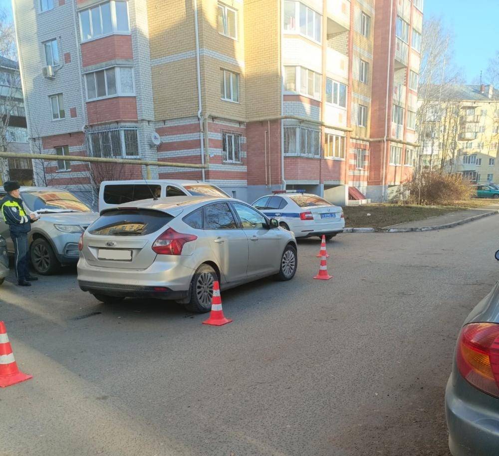 Волжская ПРАВДА - В Йошкар-Оле во дворовой территории автомобиль наехал на  6-летнего ребенка